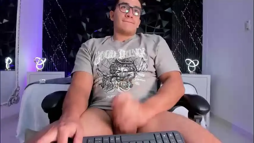 jeffdaltton — make me happy today making me cum #monstercock #cum #bigcock #muscle [1999 tokens remaining]