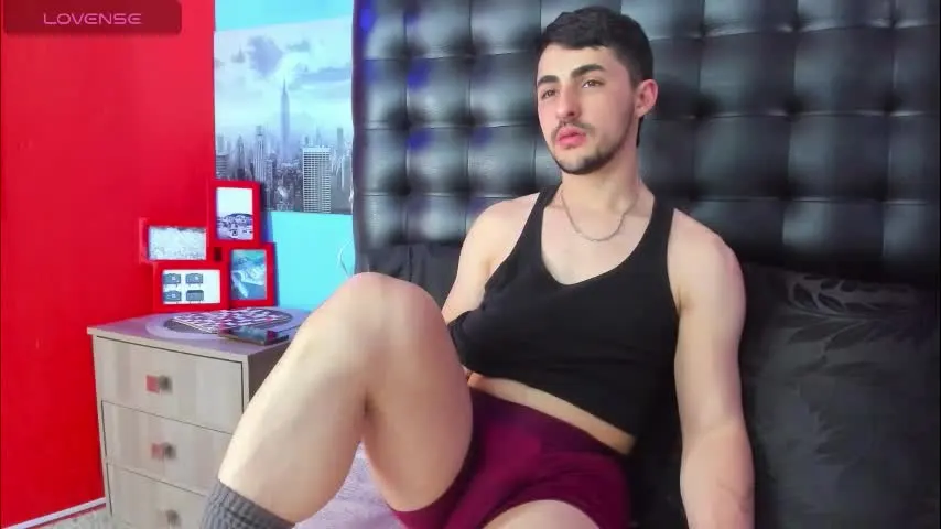 jo_silva99 — GOAL: MASTURBATION [199 tokens remaining] Welcome to my room! USE MY TIP MENU AND LET'S ENJOY TOGETHER #hairy #gay #teen #twink #new