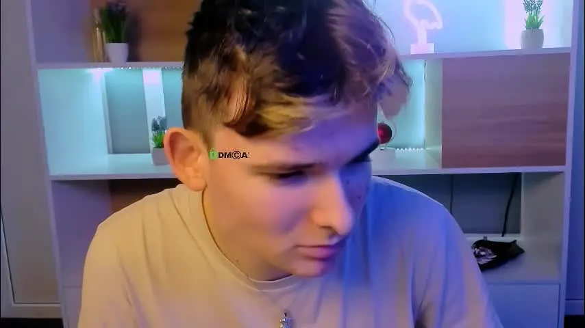 jordi_ser — GOAL: make my day happy [1500 tokens remaining] Welcome to my room! #Christmas #dirtytalk #sph #bigcock #pvtcum