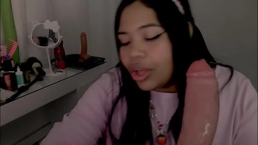 juicy_elenxx — I know you want to see my NAKED BODY 💋 [82 tokens left] 💋 #deepthroat #bbw #curvy #latina #bigboobs