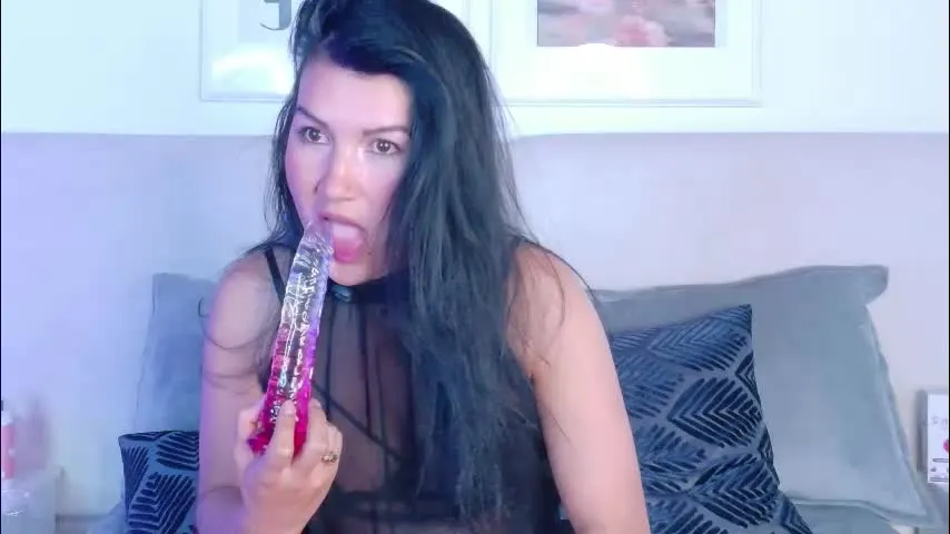 karenn_smith — GOAL: Cloee let us see your outfit 👀 ❤️ Welcome honey, I'm new here, I hope we have a delicious time together 😈🔥 #bigboobs #curvy #daddy #bigass #new