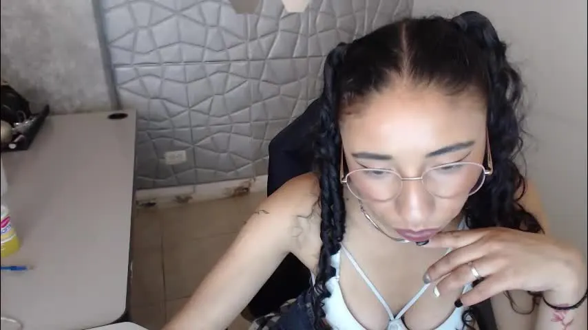 karinaa_m_ — GOAL: Sexy Dance [47 tokens remaining] Welcome to my room! im new! #latina #petite #natural #lovense #new