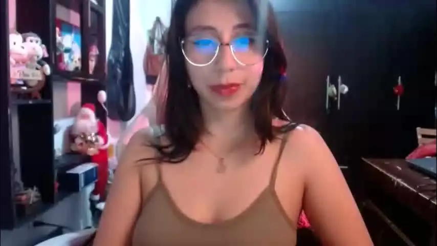 kateeen18 — Happy New Year!!! 💫 Let's take our clothes off at the goal 🔥 and then we'll get hotter and hotter 🥵 Lush on 💦 Any flash 20 tips 💥 #bigass #lush #teen #colombiana #smile