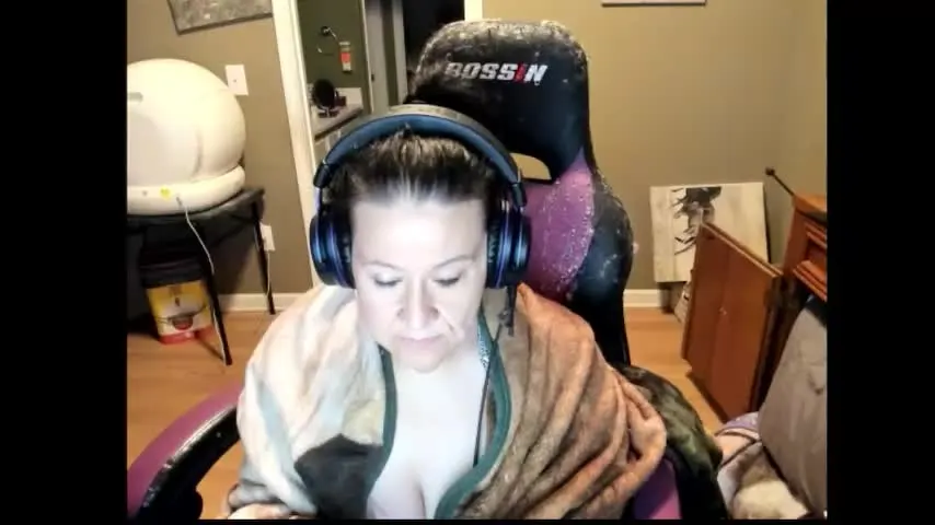 katie227 — Lovense Dolce on - Interactive Toy that vibrates with your Tips #lovense