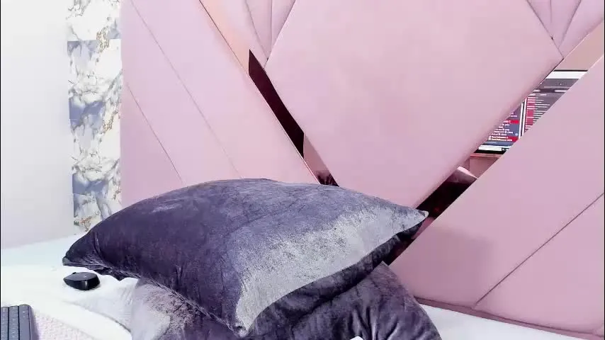 kaylin_jann — GOAL: Sensual ass massage!! 🍑🧨 [47 tokens remaining] 😈😈