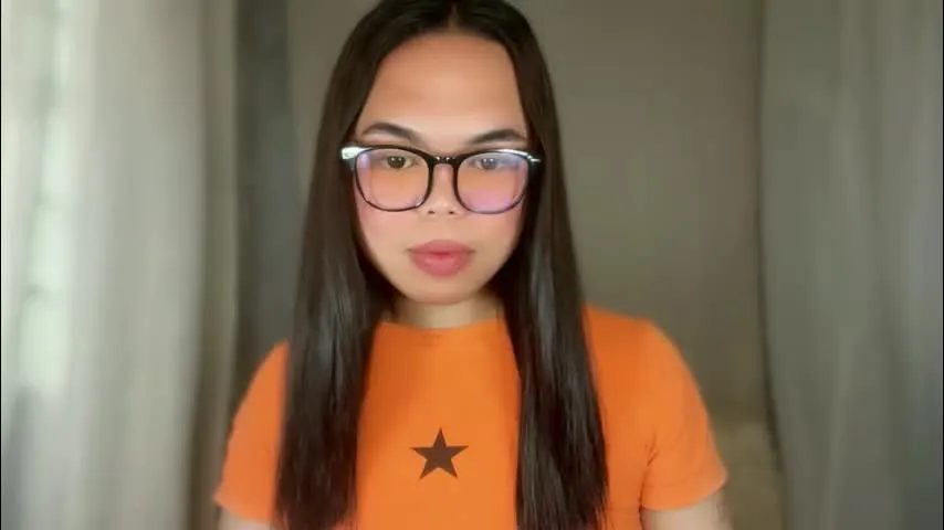 kim_kyile — looking for someone who likes me #smalltits #wifematerial #squirt #pinay #asian #Lovense [2114 tokens remaining]