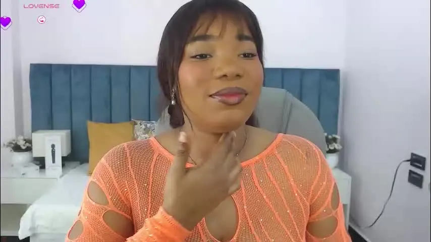 kimara_lion — GOAL: Show pussy [80 tokens remaining] Welcome to my room! Lingerie, oil and dirty games ... Do you want to see everything? #ebony #bigass #bigboobs #latina #curvy