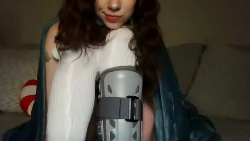 kr3amykay — strip me, oil me, and play with me ;) [2694 tokens remaining]