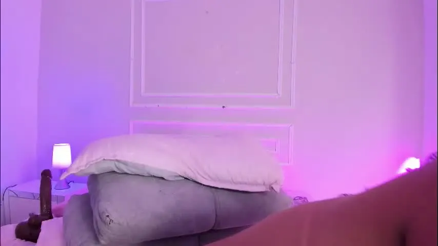 kyliegomez — Current goal: Sensual Dance//Control me until you make me squirt all over your face // #ebony #bigass #anal #torso #squirt [18 tokens remaining]