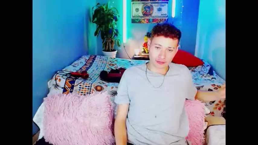 latin_boysxxx_ — GOAL: BAREBACKSEX AND CUM [399 tokens remaining] Welcome to my room! #bluejeans #gay #cum #bigcock #bareback