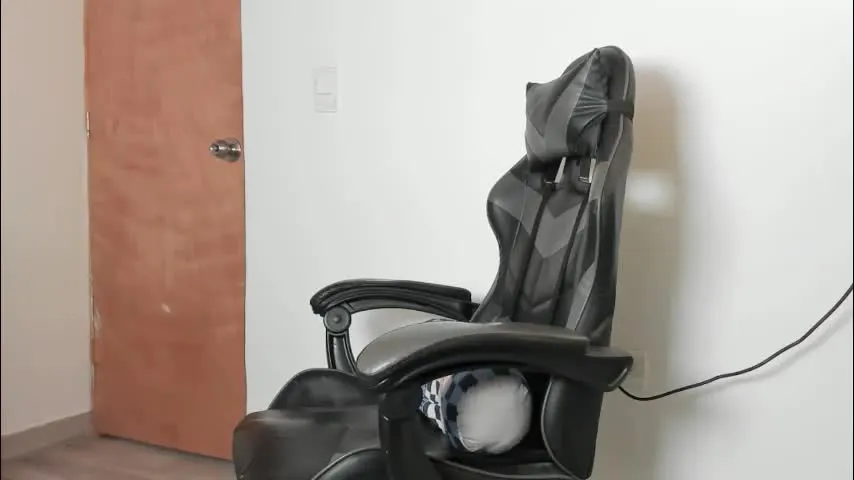 leo_jones389 — ¡¡¡BIG CUM AT GOAL 9!!! #18 #cum #young #bigass #gay [150 tokens remaining]