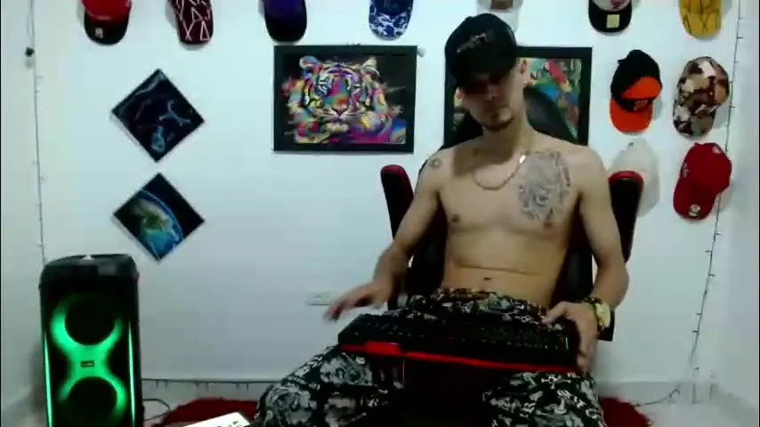 liam_andres12 — t's time to give you all my milk ! 💦🔥 goal: show cum🥵🍆💦 #skinny #dirty #feet #cum #bigcock