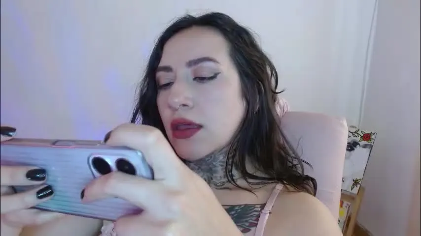 lisa_avila_ — GAG HAND [85 tokens left] #deepthroat #saliva #hairy #feet #natural