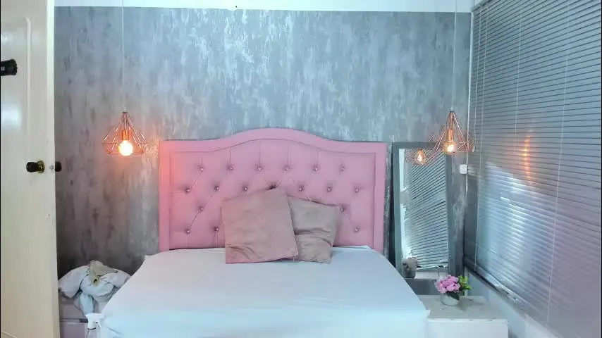 lissa_jhonsoon — 🔥 Take control #lovense for 55tks 🔥 - Multi Goal: 😈Make me scream 😈 [55tk each Goal] #anal #bigboobs #cum #fuckmachine