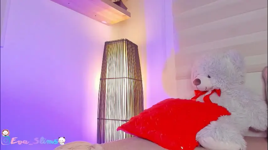 little_red_18 — doggy without pant 🍑 //New Toy// Special Vibes 25-35-45-100! 🌟 #anal #bigass #cuckold #latina #bbc [0 tokens remaining]