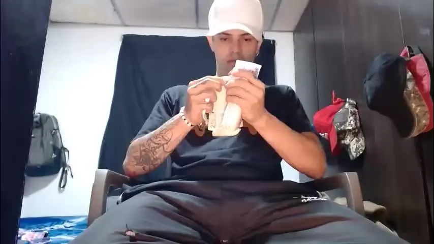 luis_as — GOAL: show masturbation hard [275 tokens remaining] Welcome to my room! #big #naked #muscle #latin #master