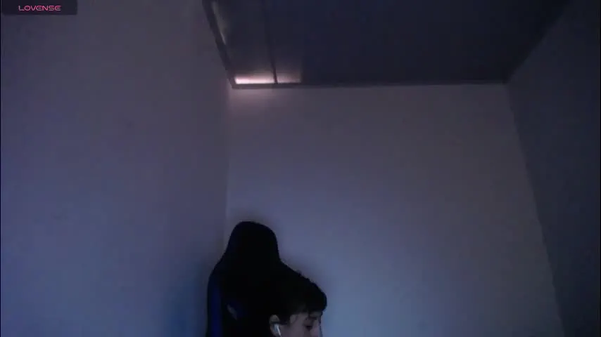 luisa_homes — #daddy #showfeet #lovense #deepThroat #socks