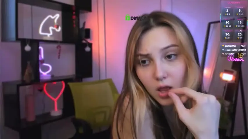 luna_tin — Heeyyy! :) Lets have fun all together hehe #dirtytalk #nylon #naughty #beauty