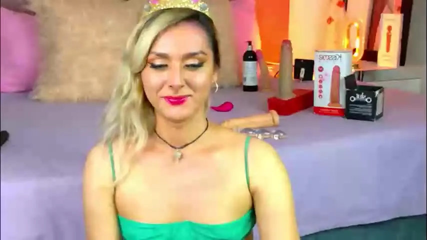 lunitadiva — Dance sexy or Deep throat #smallcock #lovense #trans #petite #blonde