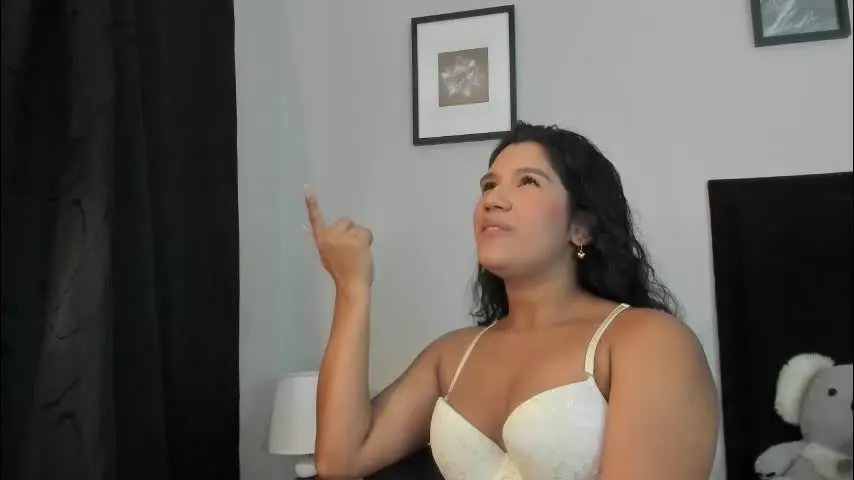 lyriadiamond — Current Goal: fuck my mouth deep at 77 tokens -- Next Goal: a lot of saliva on my body -- Sex Show at Final Goal #squirt #dirty #smalltits #anal #blowjob