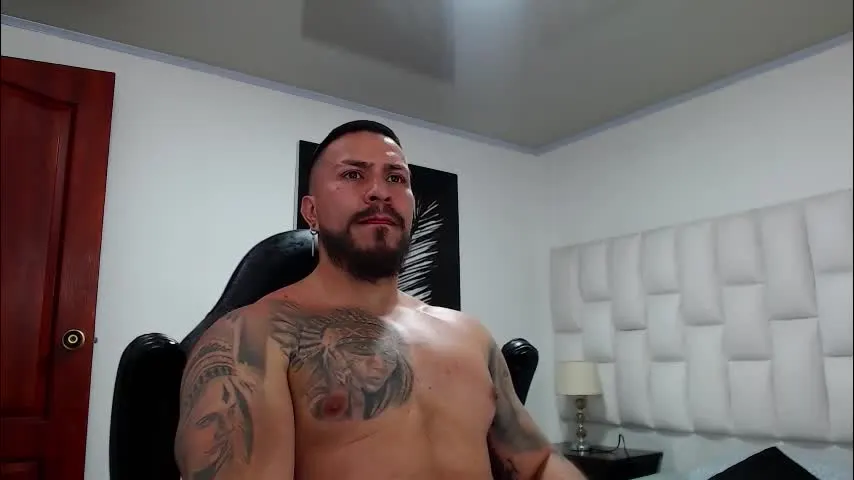 marco_donaruma — Naked [222 tokens left] #muscle #latino #domination #bigdick #ass