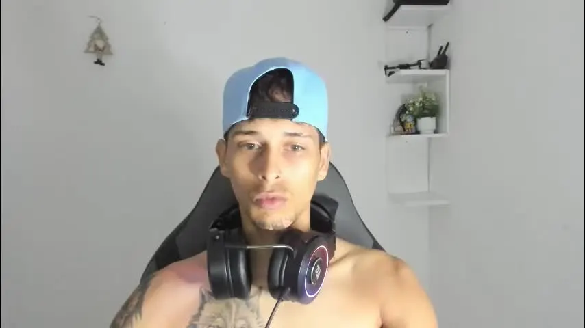 masteralda09 — sitting in underwear #alpha #cum #master #findom #cashmaster sentado en ropa interior