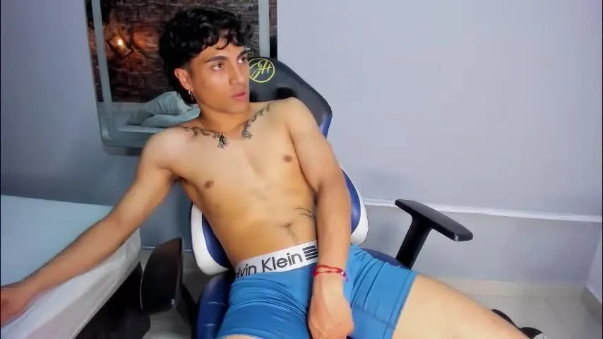 mattfiore — GOAL: show flex [12 tokens remaining] Welcome to my room! #athletic #young #bigcock #tattoo #alpha