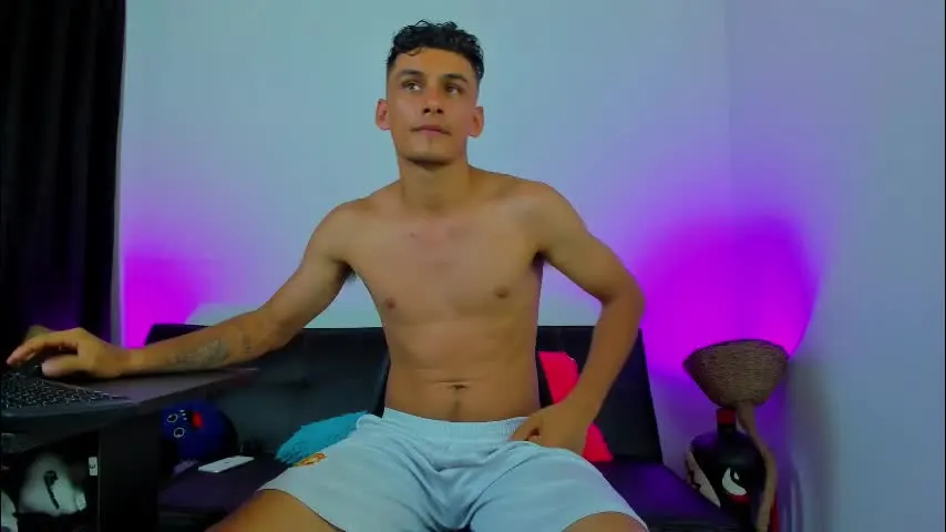 max_wild01 — CUM SHOW 🍆🍑 💦🔥 #lovense #bigcock #bigass #young #muscle [2530 tokens left]