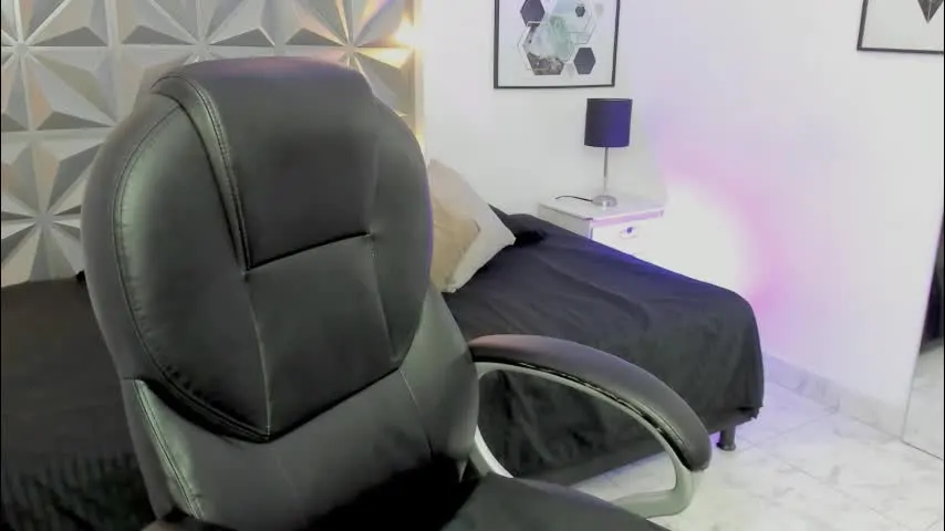 megan__monroe — 3 fingers inside my ass #anal #latina #new #bigass #squirt [313 tokens remaining]