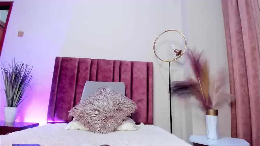 miahertz — Can you make my pussy feel good? / PVT ON / I like those vibes: 66-111-222 - Multi-Goal : Spank ass in doggy style #lovense #sexy #skinny #pantyhose #latina