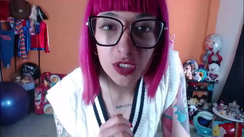 missmia2 — HAPPY NEW YEAR AND THANK YOU GUYS! #pantyhose #hairy #cuckold #femdom #feet #miss [425 tokens remaining]