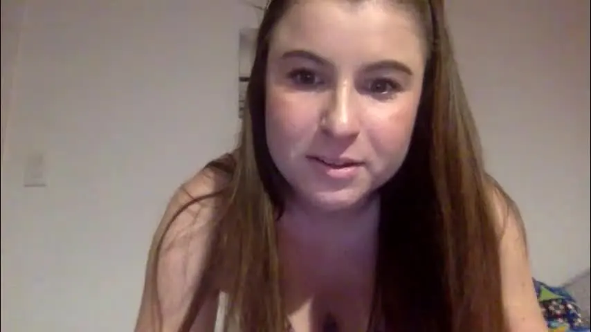 moniquebellerose — blow a kiss! [50 tokens left]