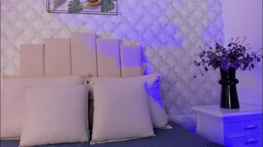 nicol_89 — GOAL: 💖Squir [543 tokens remaining] 💖Pvt is on for play lovers💖Use my menu💖like me here 💖Follow me 💖 #mature #squirt #latina #smalltits #natural