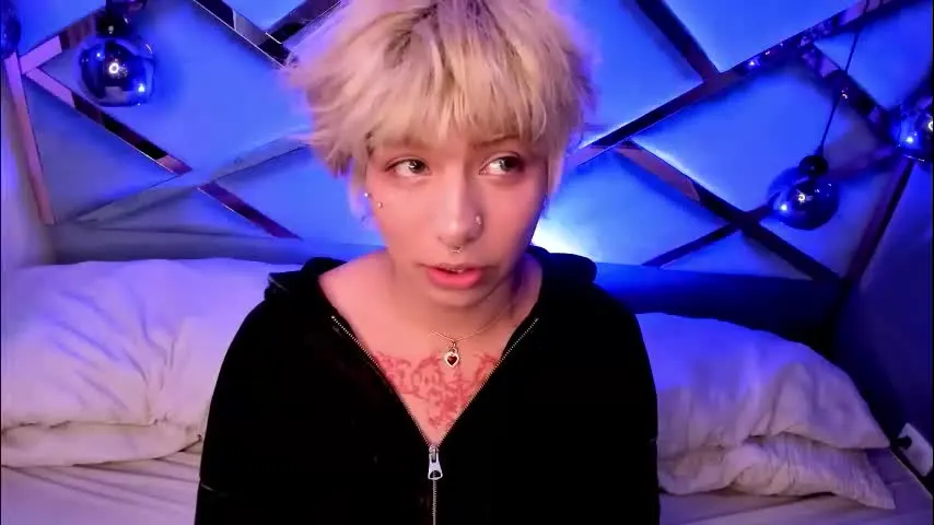 oliiverr22 — GOAL: dance in boxer´+ show my dick [99 tokens remaining] pvt on, les't go angel or devil choose 😈🥵