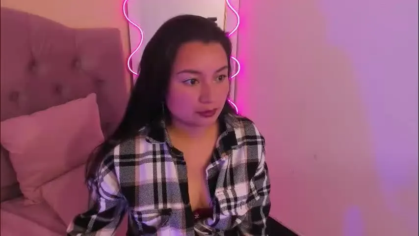 penny_tay — GOAL: finger in pussy [69 tokens remaining] guys! send you kisses, my pvt is open for more fun together #bigass #curvy #goth #mature #new