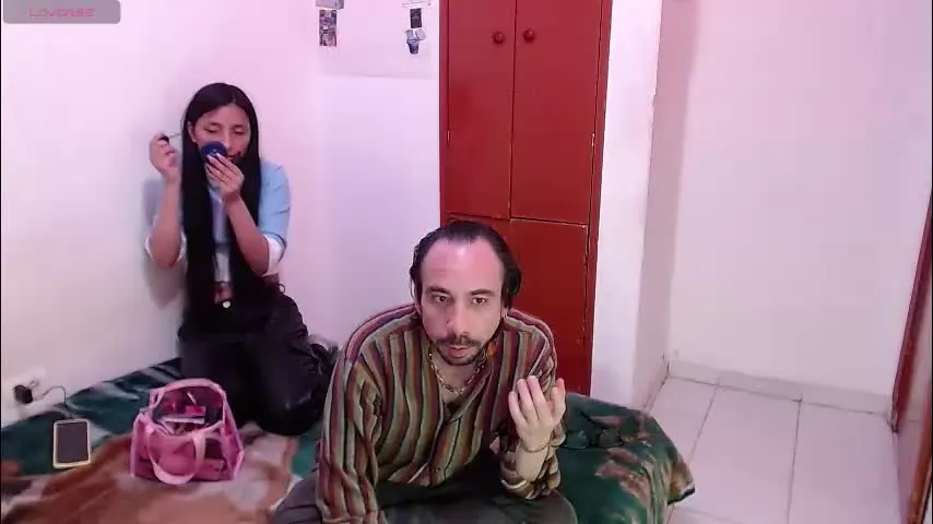 ray_naomi — GOAL: kiss [9 tokens remaining] Welcome to my room! #cuckold #slave #deepthroat #lovense #pvt