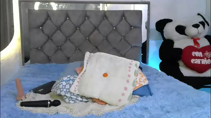 robin_rowe — hey I'm new I hope we can have fun love #ass #18 #chubby #new #young