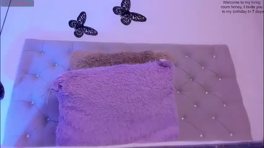 rosse_alice_ — GOAL: show cum [677 tokens remaining] HEY WELCOME GUYS I AM NEW LET'S PLAY TOGETHER #bigcock #lovense #trans #latina #trans