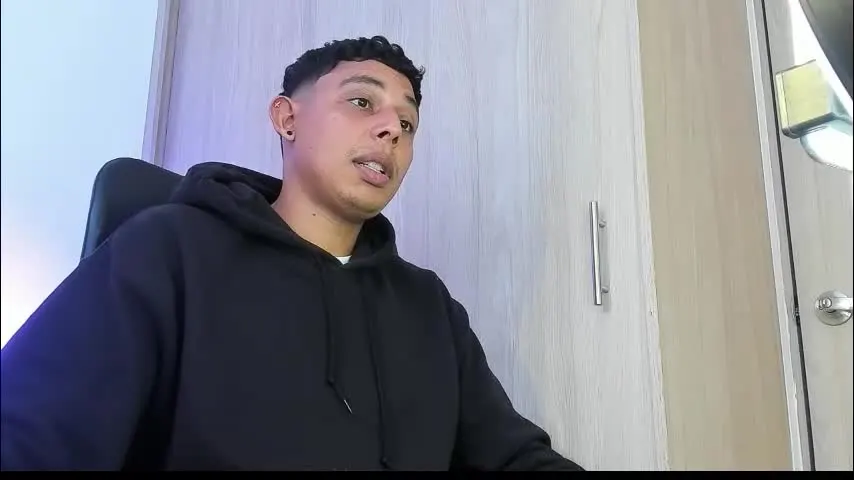 sagicon — show cum #bigdick #cum #ass #gay #18 [800 tokens remaining]