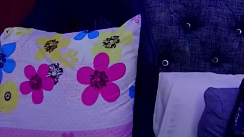 sara_greyx — ♥MAKE ME SQUIRD HARD GUYS♥ #ebony #latina #18 #pussy #bigboobs [2000 tokens remaining]