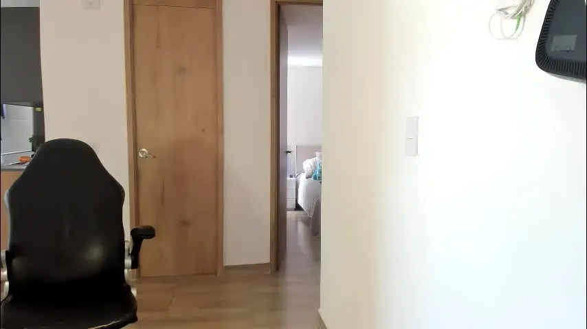 sara_oxford — ⭐ The first New Year's show Let's make it big and amazing Goal is: make a wish⭐ #squirt #latina #pvt #natural #pvt #ass [5000 tokens left]