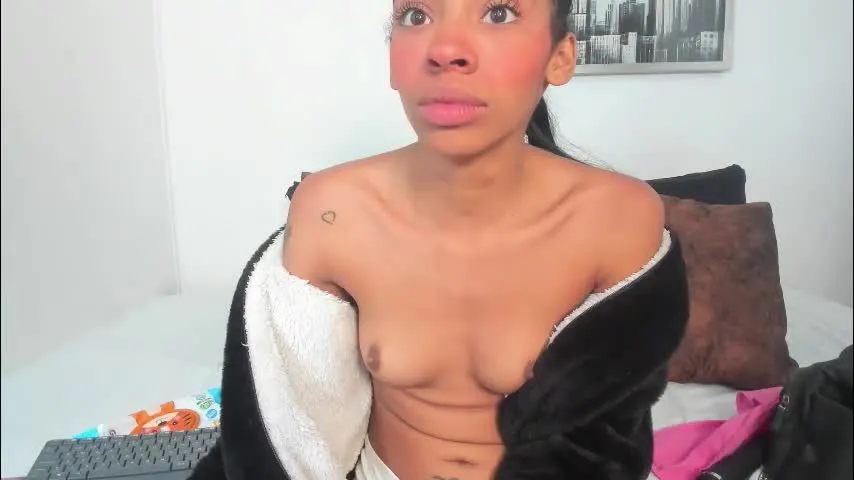 sarah_ashbourne — GOAL: Remove top and play with ice in tits [25 tokens remaining] ADD ME TO YOUR FAVORITES! #skinny #petite #domi #smalltits #ebony