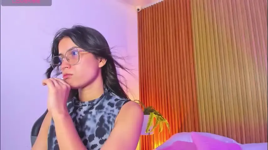 scarlett_rosse_x — rub the vagine #bigass #skinny #latina #new #bdsm [107 tokens remaining]