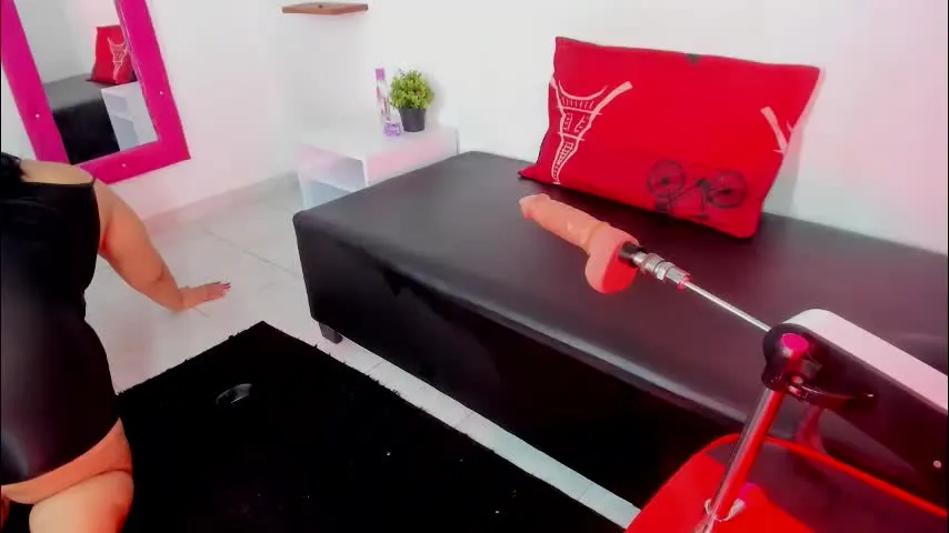 scarlett_savage — #latina #curvy #bbw #sexythighs #boobs