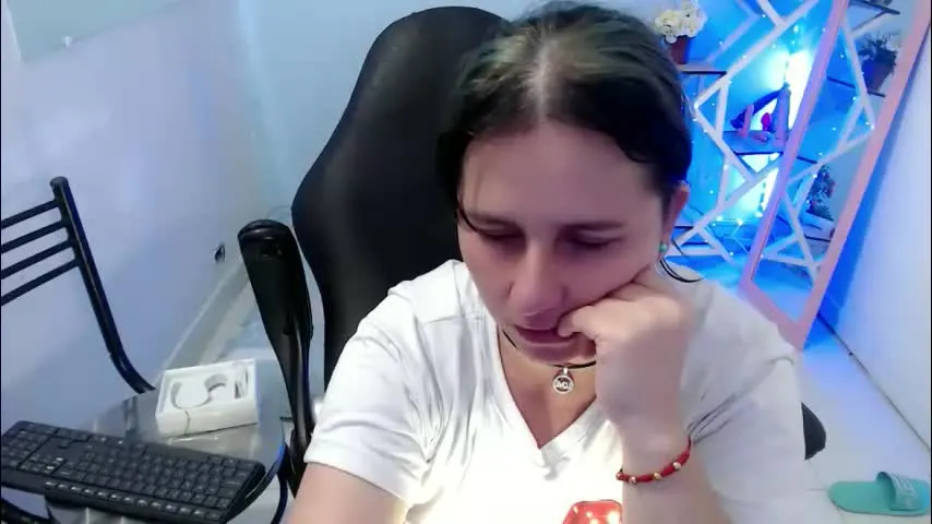 selene_mom — 💦Experience + lingerie + toys = perfect show 🔥 - Goal is : SQUIRT #mature #milf #anal #pantyhose #squirt