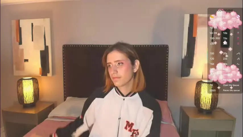 seraphine_star — GOAL: suck dildo [85 tokens remaining] hi