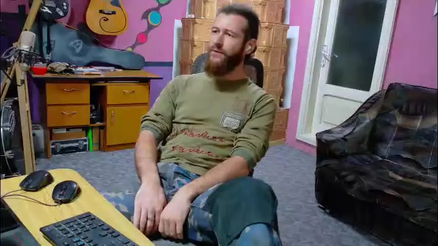 sir_pelo_iv — Expose muscly hairy chest @goal [86 tokens left] the Tip /menu makes things interesting! #italian #straight #hairy #uncut #thickcock