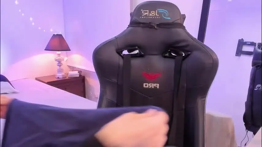 sofiarouge_ — GOAL: hi sofi [2 tokens remaining] 🔥 I don't need to lift a finger to tempt you... you alone know that you want to come find me." #young #18 #smalltits #ass #lovense