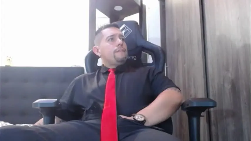 spartacus_cam — goal finish cum [1499 tokens remaining] #suits #socks #feet #ass #hairy