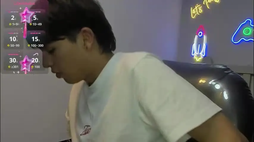 stiwentwink — GOAL: full naked [100 tokens remaining] Welcome to my room! #teen #twink #18 #skinny #cute